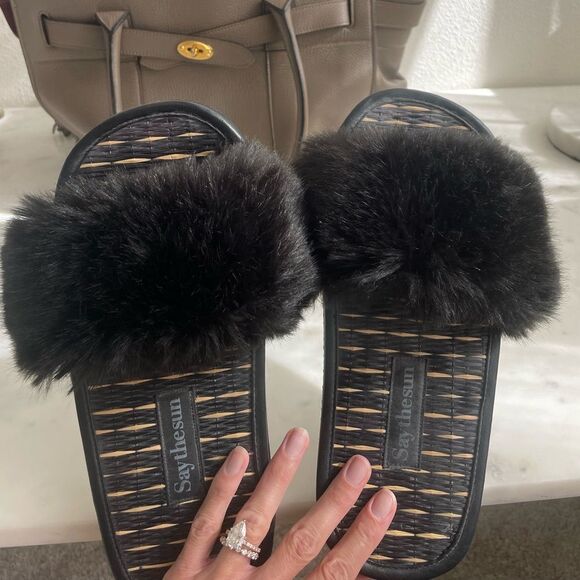 Say the Sun black fluffy raffia slides, size 7/8 - Picture 2 of 5